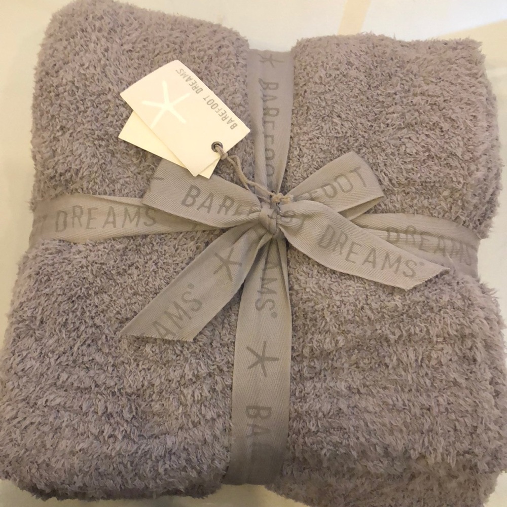 Super soft throw blanket